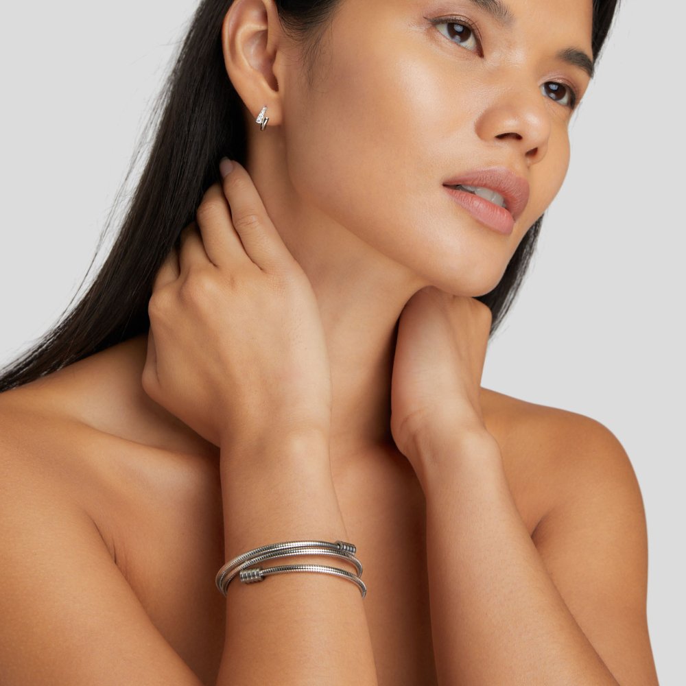 Verdrehtes Silberarmband