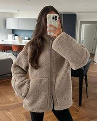 Warme Teddyjacke für Frauen - Pia in Braun