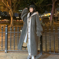 Warme Winterjacke mit Kapuze für Frauen - Ulla in Grau