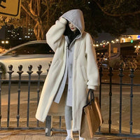 Warme Winterjacke mit Kapuze für Frauen - Ulla in Weiß