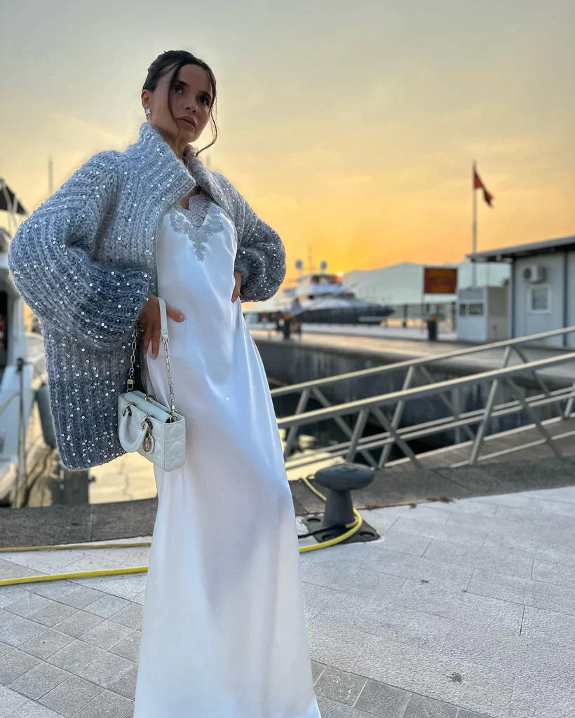 Elegante Damen Strickjacke mit Pailletten – Weiche, glänzende Cardigan-Jacke mit voluminösen Ärmeln